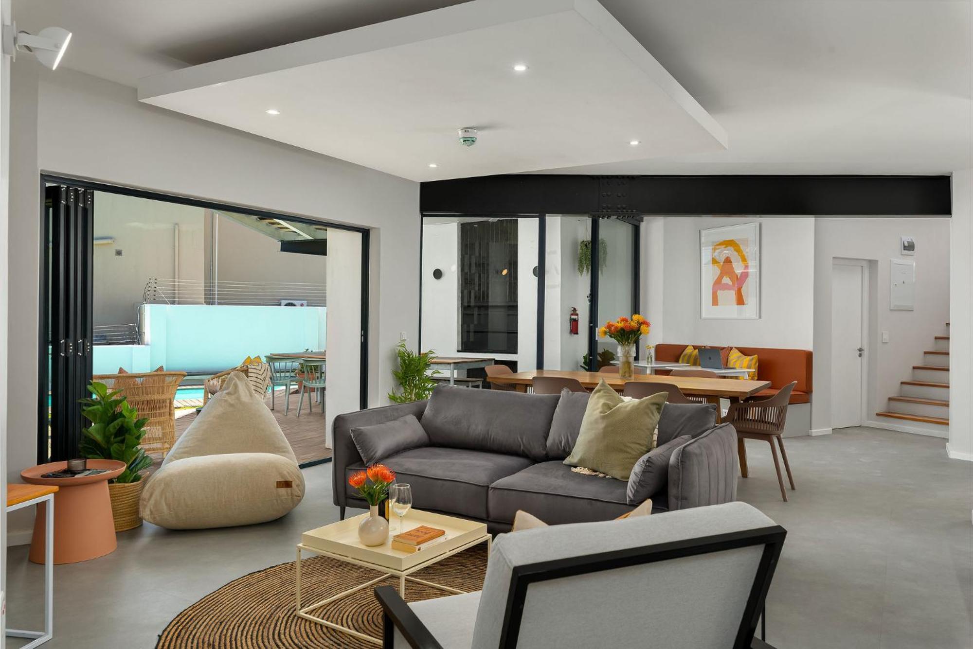 Hotel Neighbourgood 1St Crescent Camps Bay Ciudad del Cabo Exterior foto